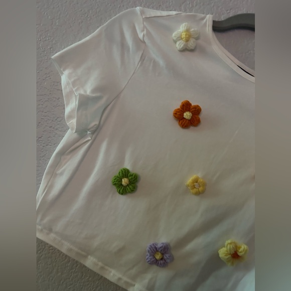 3D Flower Crop Top - Picture 1 of 5